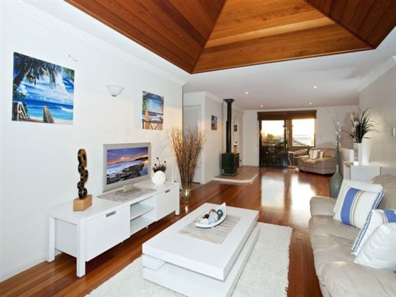 17 Oceanic Drive, Warana QLD 4575