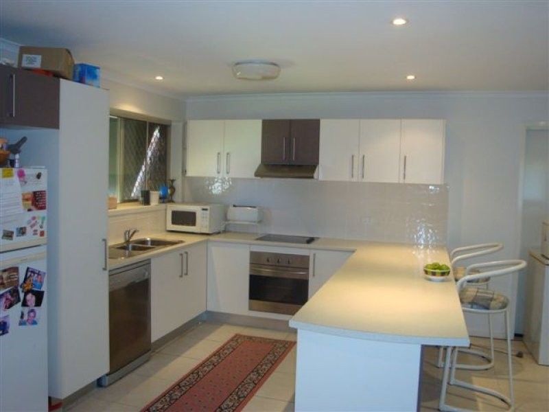 293 Nicklin Way, Warana QLD 4575