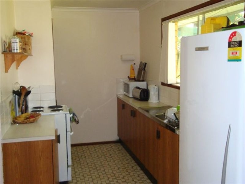 8 Lapoinya Crescent, Warana QLD 4575