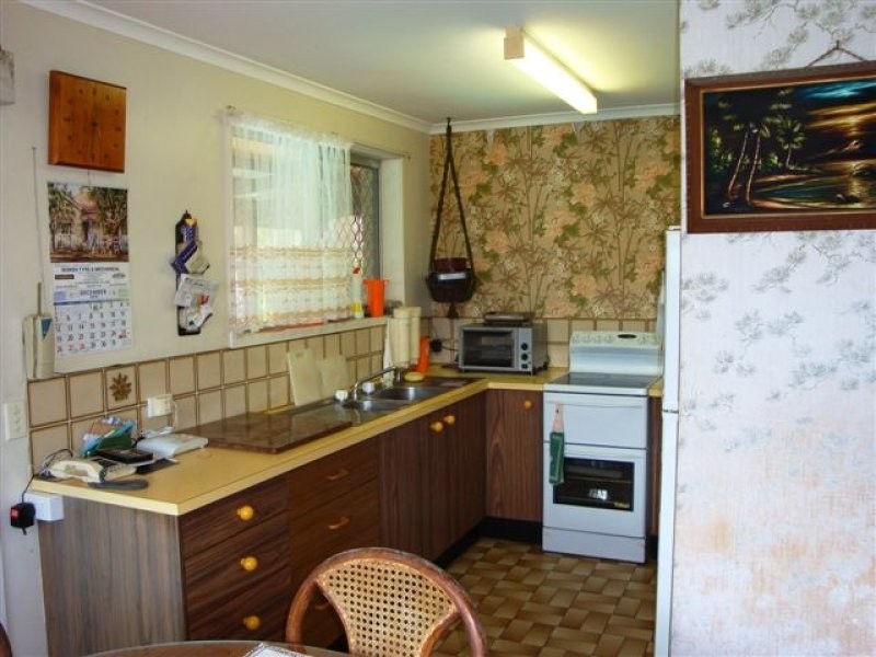 24 Minkara Street, Warana QLD 4575