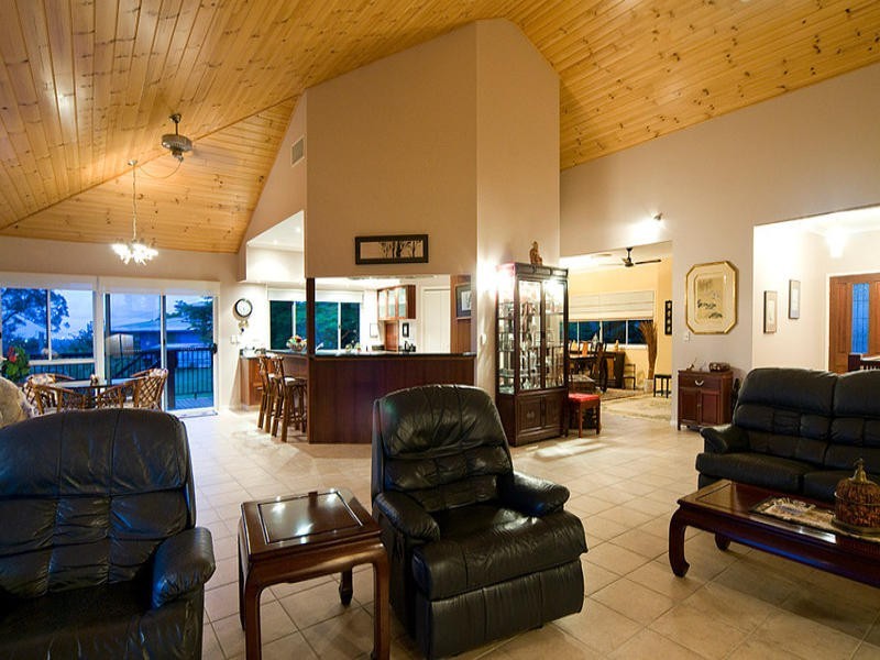 383 Upper Rosemount Road, Rosemount QLD 4560