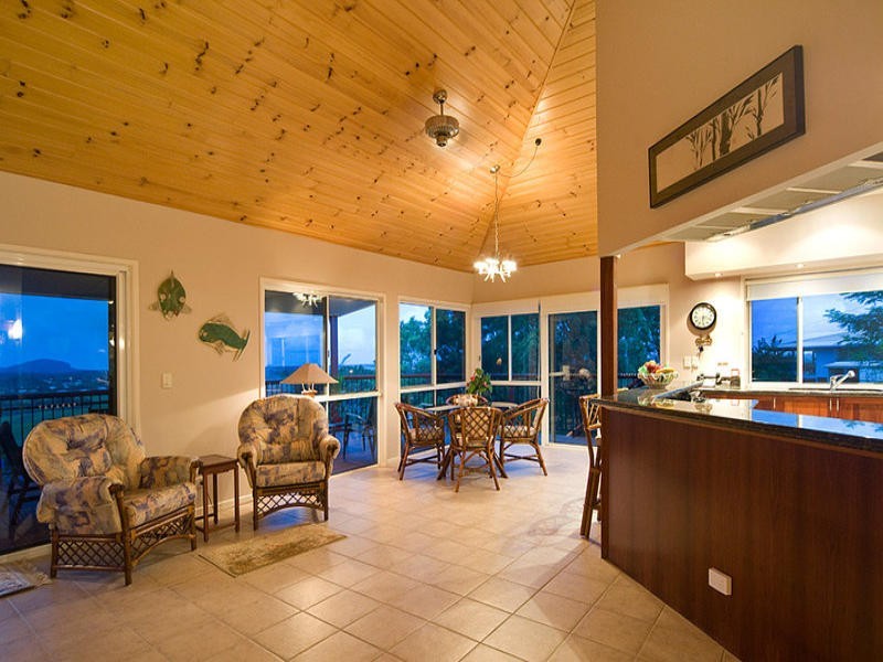 383 Upper Rosemount Road, Rosemount QLD 4560