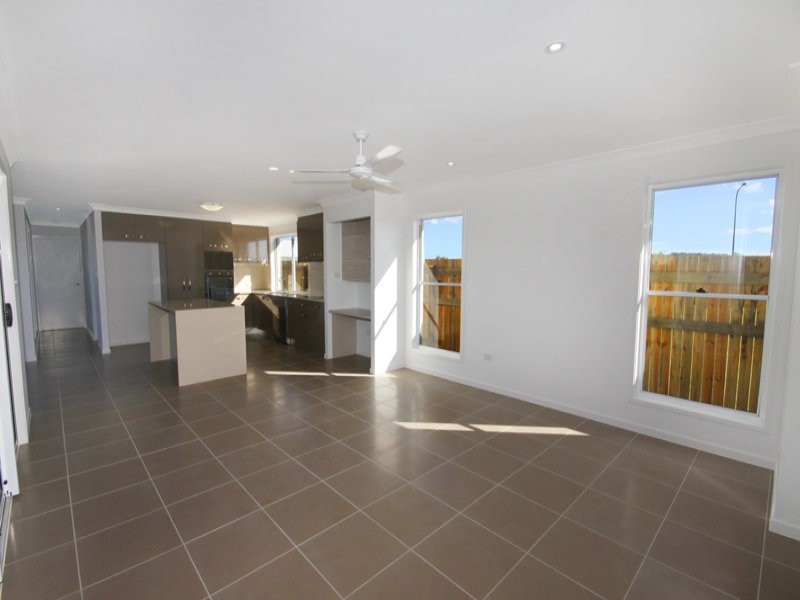 4 Macon Street, Birtinya QLD 4575