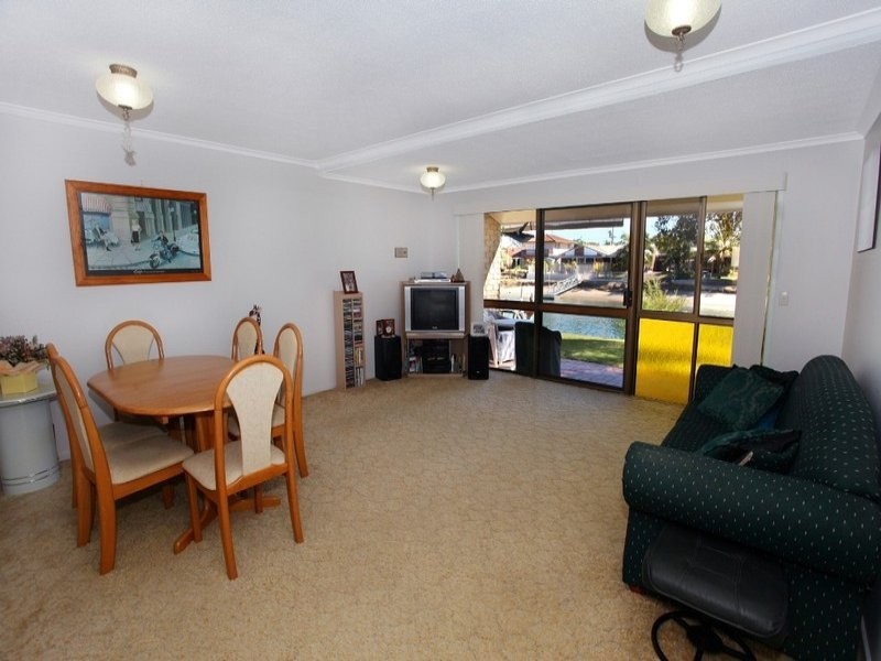 4/2 Broadmeadows Road, Maroochydore QLD 4558