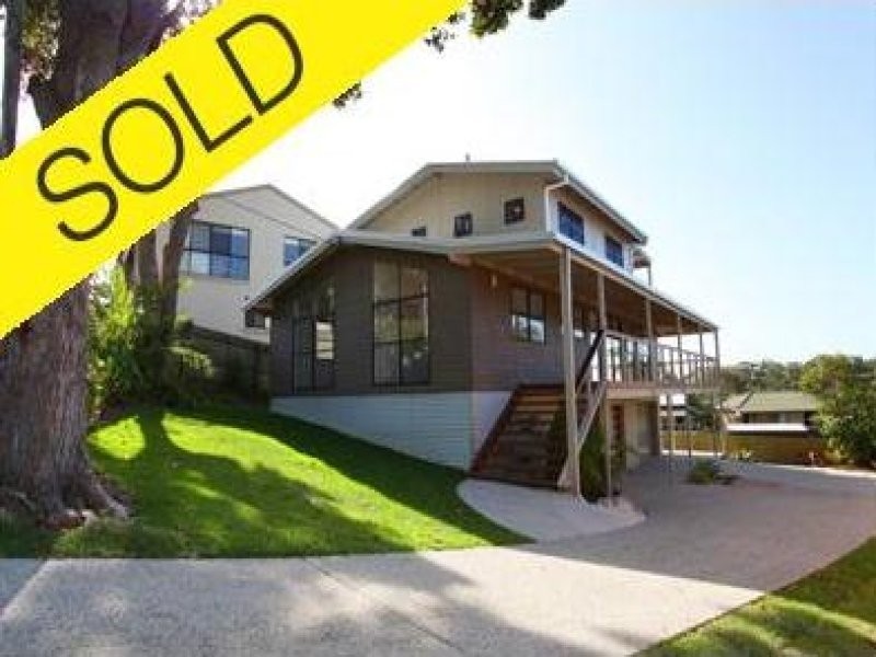 18 Yakola Parade, Alexandra Headland QLD 4572