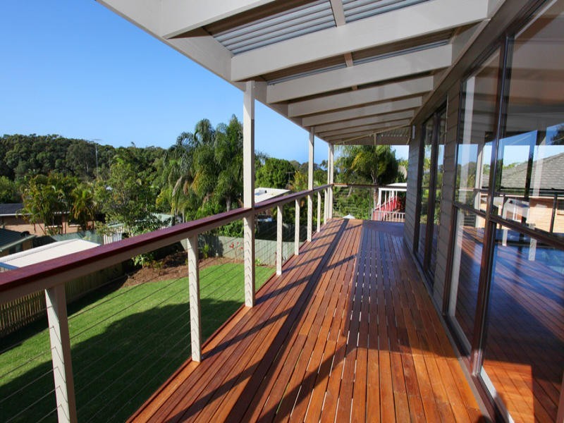 18 Yakola Parade, Alexandra Headland QLD 4572