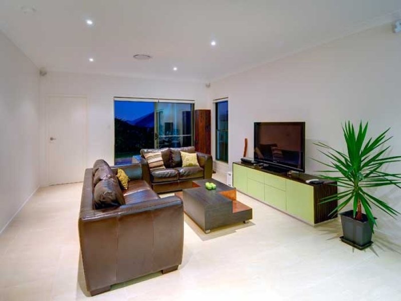 15 Robur Crescent, Mountain Creek QLD 4557