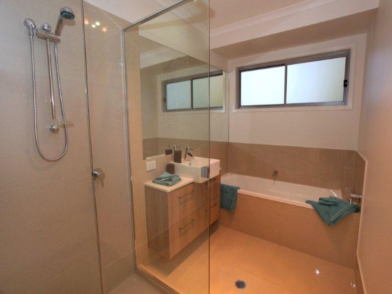 1 and 2/21 Broadwater Avenue, Maroochydore QLD 4558