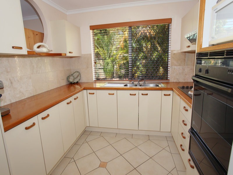 31 Oloway Crescent, Alexandra Headland QLD 4572