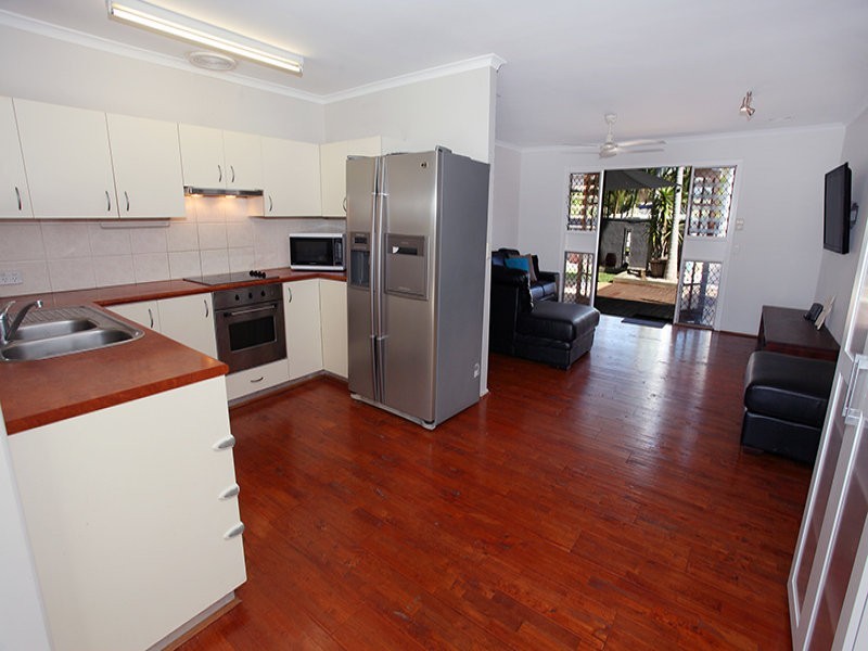 8 Deejay Street, Maroochydore QLD 4558
