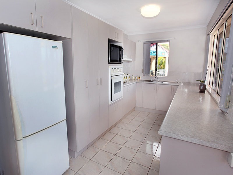 1/217 Bradman Avenue, Maroochydore QLD 4558