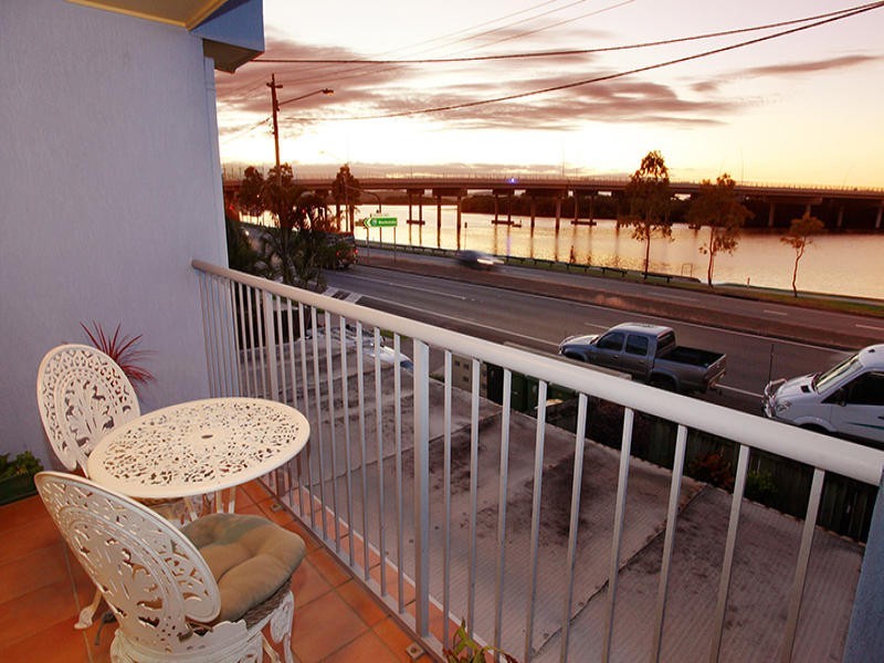 1/217 Bradman Avenue, Maroochydore QLD 4558