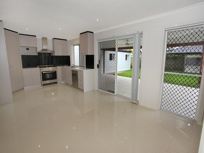 38 Mulgani Street, Warana QLD 4575