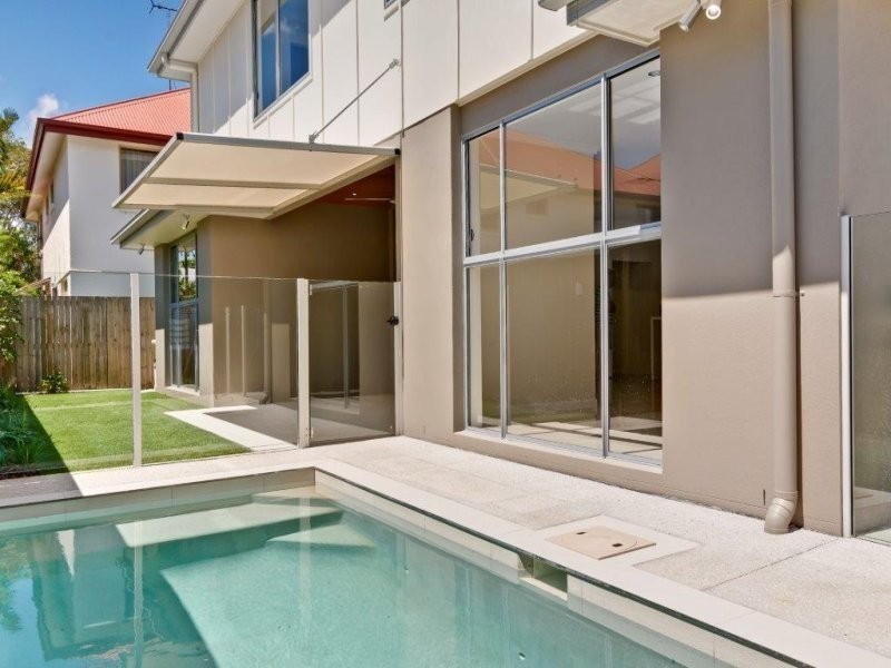 2/76 Beach Parade, Maroochydore QLD 4558