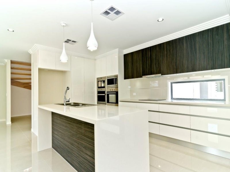 2/76 Beach Parade, Maroochydore QLD 4558