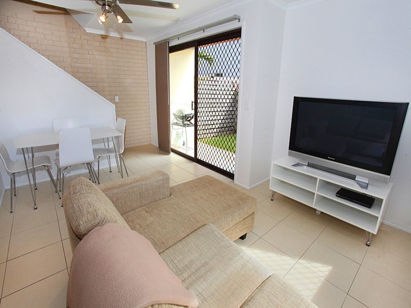 1/4 Yallanga Place, Mooloolaba QLD 4557