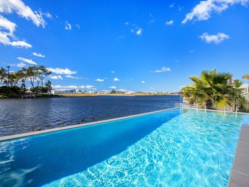 12 North Point Crescent, Pelican Waters QLD 4551