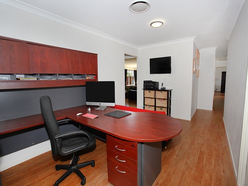 2 Parrot Place, Mountain Creek QLD 4557