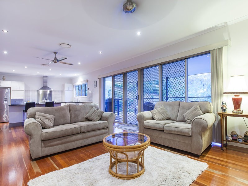 42 White Cedar Place, West Woombye QLD 4559