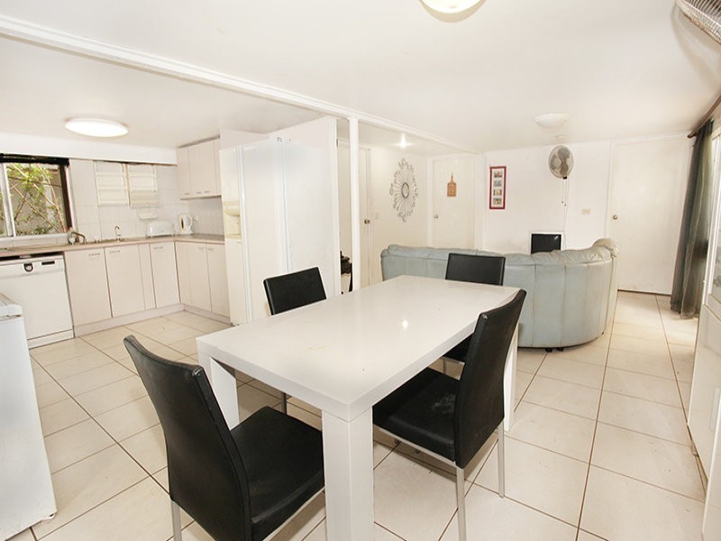 43 Palm Drive, Mooloolaba QLD 4557