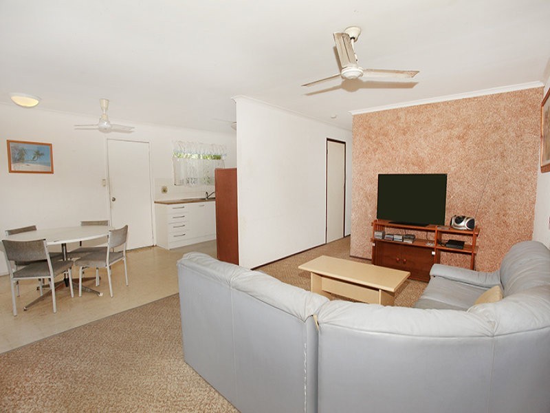 43 Palm Drive, Mooloolaba QLD 4557