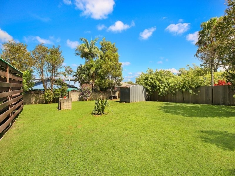 3 Oloway Crescent, Alexandra Headland QLD 4572