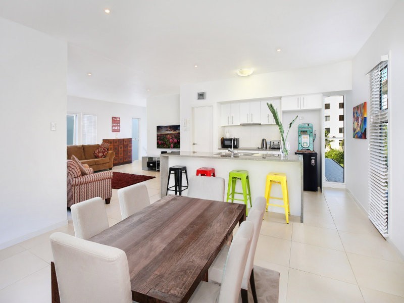 18 Mari Street, Alexandra Headland QLD 4572