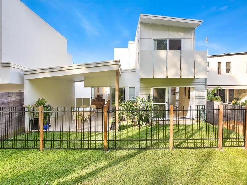 18 Mari Street, Alexandra Headland QLD 4572
