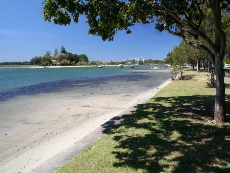 2 Yinni Street, Maroochydore QLD 4558