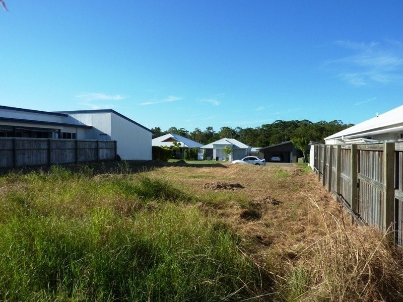 15 White Cedar Drive, Meridan Plains QLD 4551
