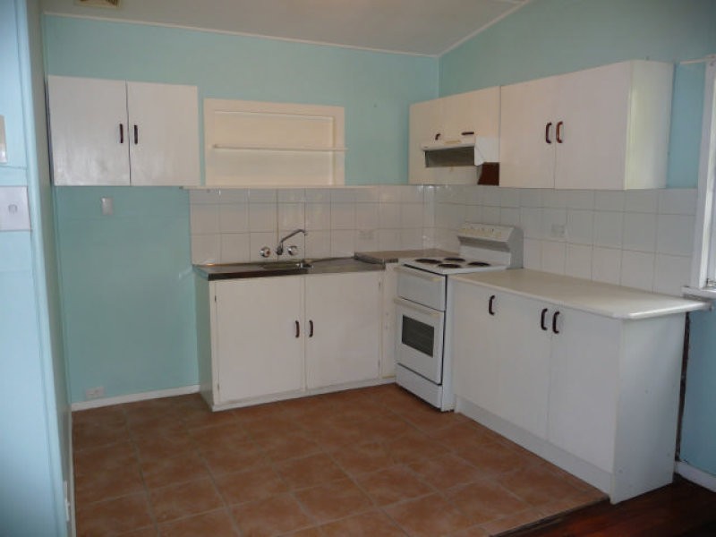 27 Hinley Avenue, Maroochydore QLD 4558