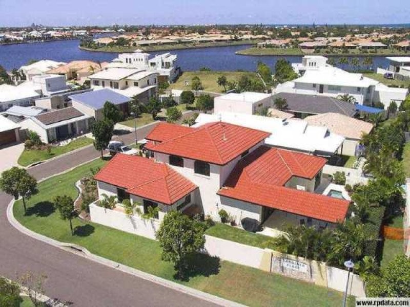 2 Corfu Street, Kawana Island QLD 4575