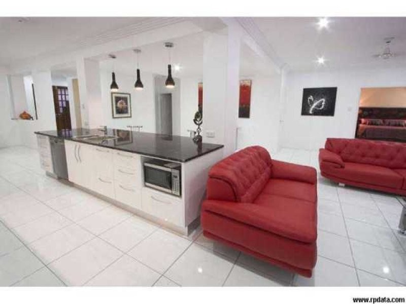 2 Corfu Street, Kawana Island QLD 4575