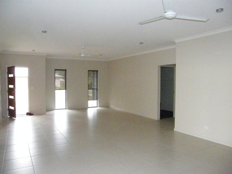 1 Bunya Pine Place, Woombye QLD 4559