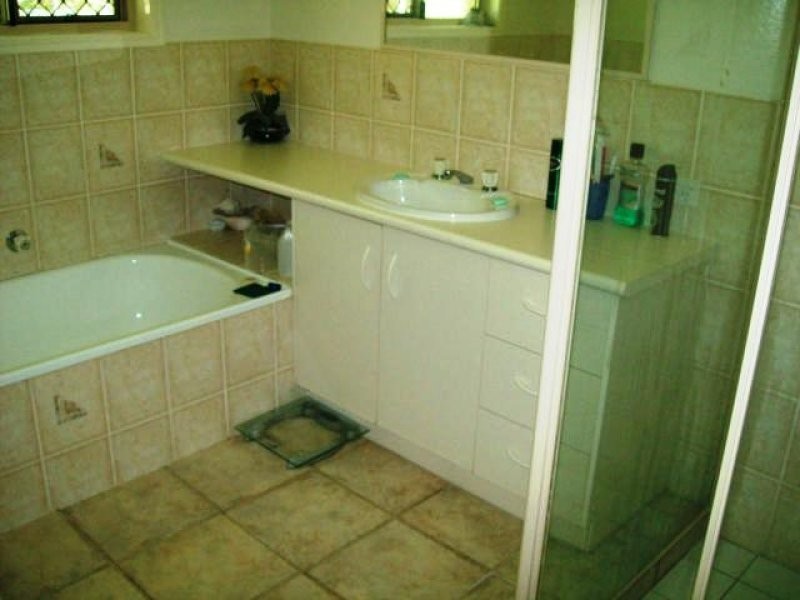 4 Cunning Road, Tanawha QLD 4556