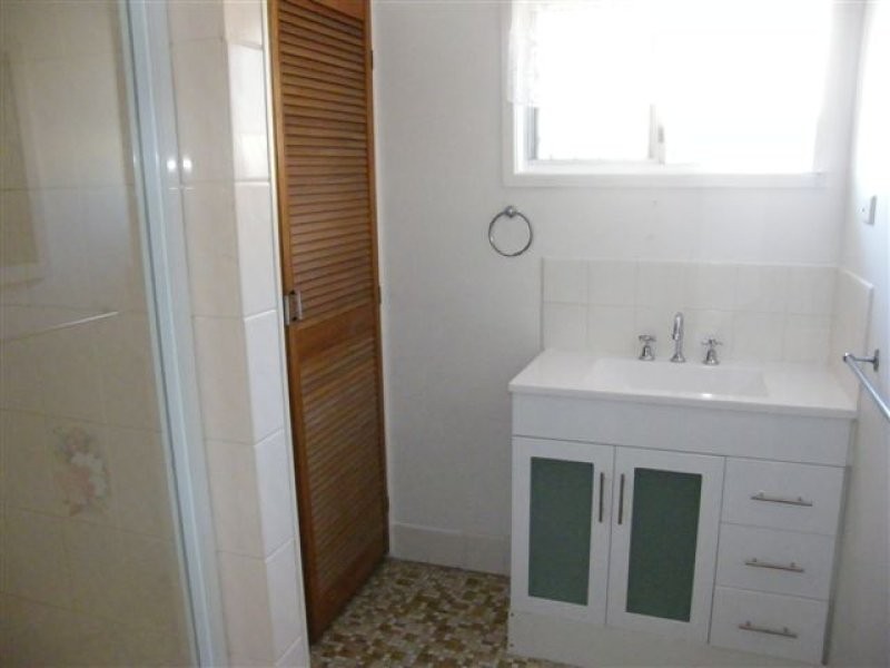 8 Birdwood Street, Golden Beach QLD 4551