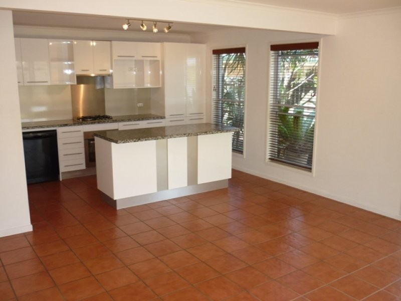 3 Paraka Court, Mountain Creek QLD 4557