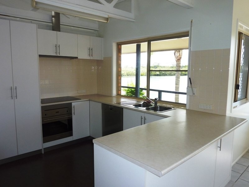 12 Paraka Court, Mountain Creek QLD 4557