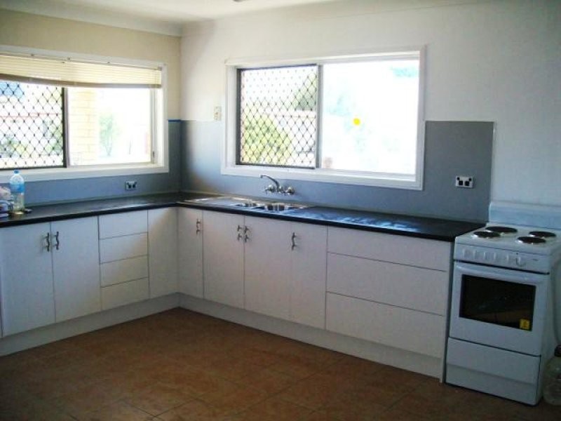 8 Birdwood Street, Golden Beach QLD 4551