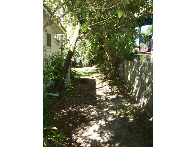 35 Broadwater Avenue, Maroochydore QLD 4558