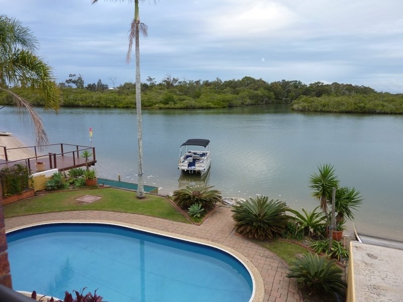 2 Imara Court, Mountain Creek QLD 4557