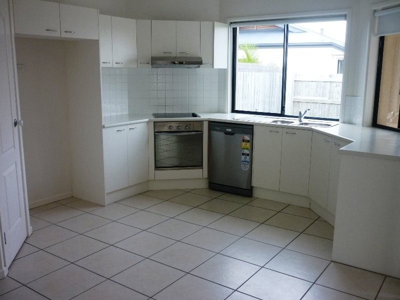 7 Zante Lane, Kawana Island QLD 4575