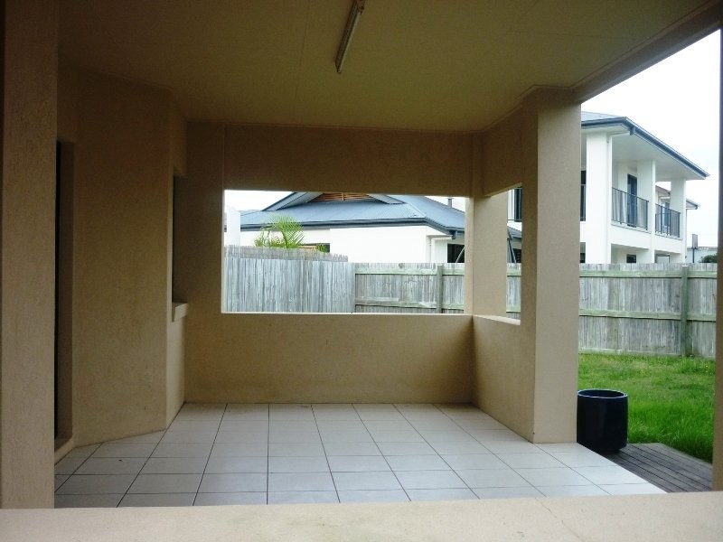 7 Zante Lane, Kawana Island QLD 4575