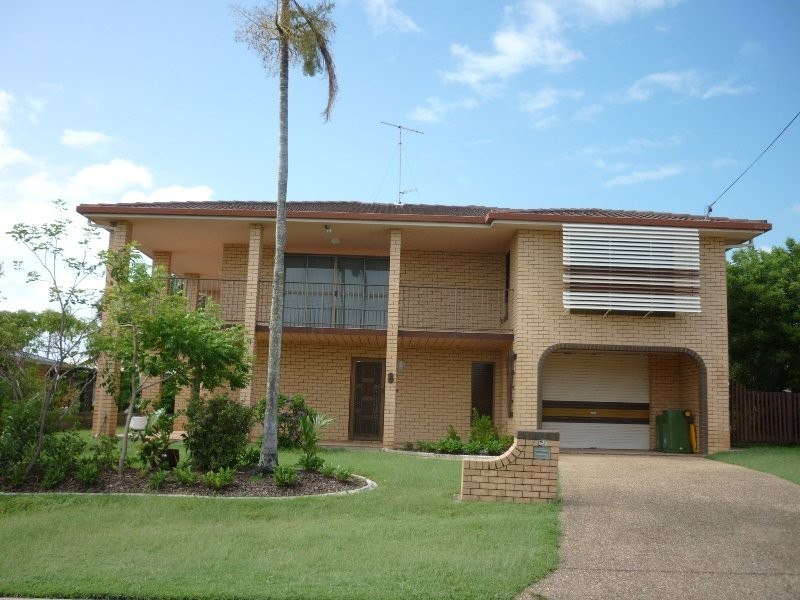 8 Rowell Street, Caloundra QLD 4551