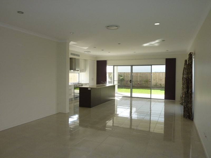 3 Tompkins Esplanade, Birtinya QLD 4575