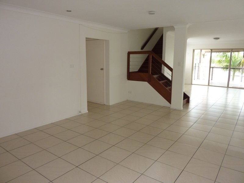 73 Cootamundra Drive, Mountain Creek QLD 4557