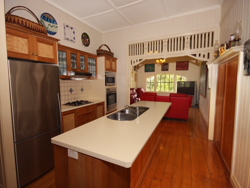 8 Kaalba Court, Kiels Mountain QLD 4559