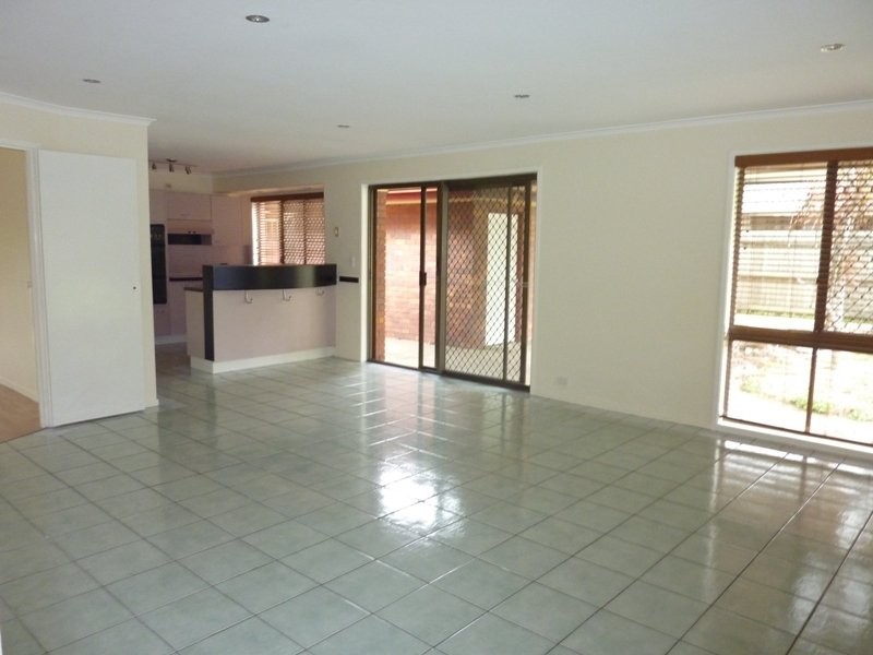 2 Karawatha Drive, Mountain Creek QLD 4557