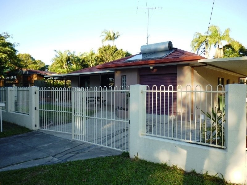 39 Warung Avenue, Maroochydore QLD 4558