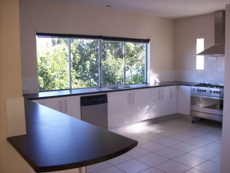 10 Tea Tree Place, Twin Waters QLD 4564